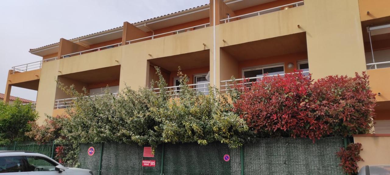 Appartement Avec Grande Terrasse A 15 Mn De La Mer Saint-Esteve  Luaran gambar